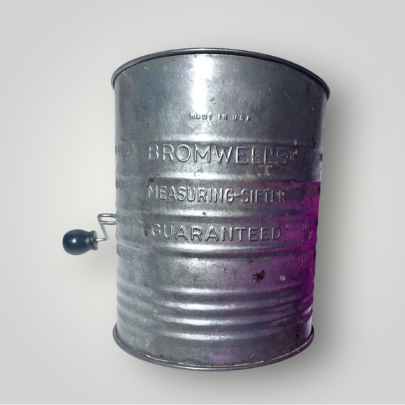 Antique Bromwell Measuring Sifter - 5 Cups - Picture 6 of 14